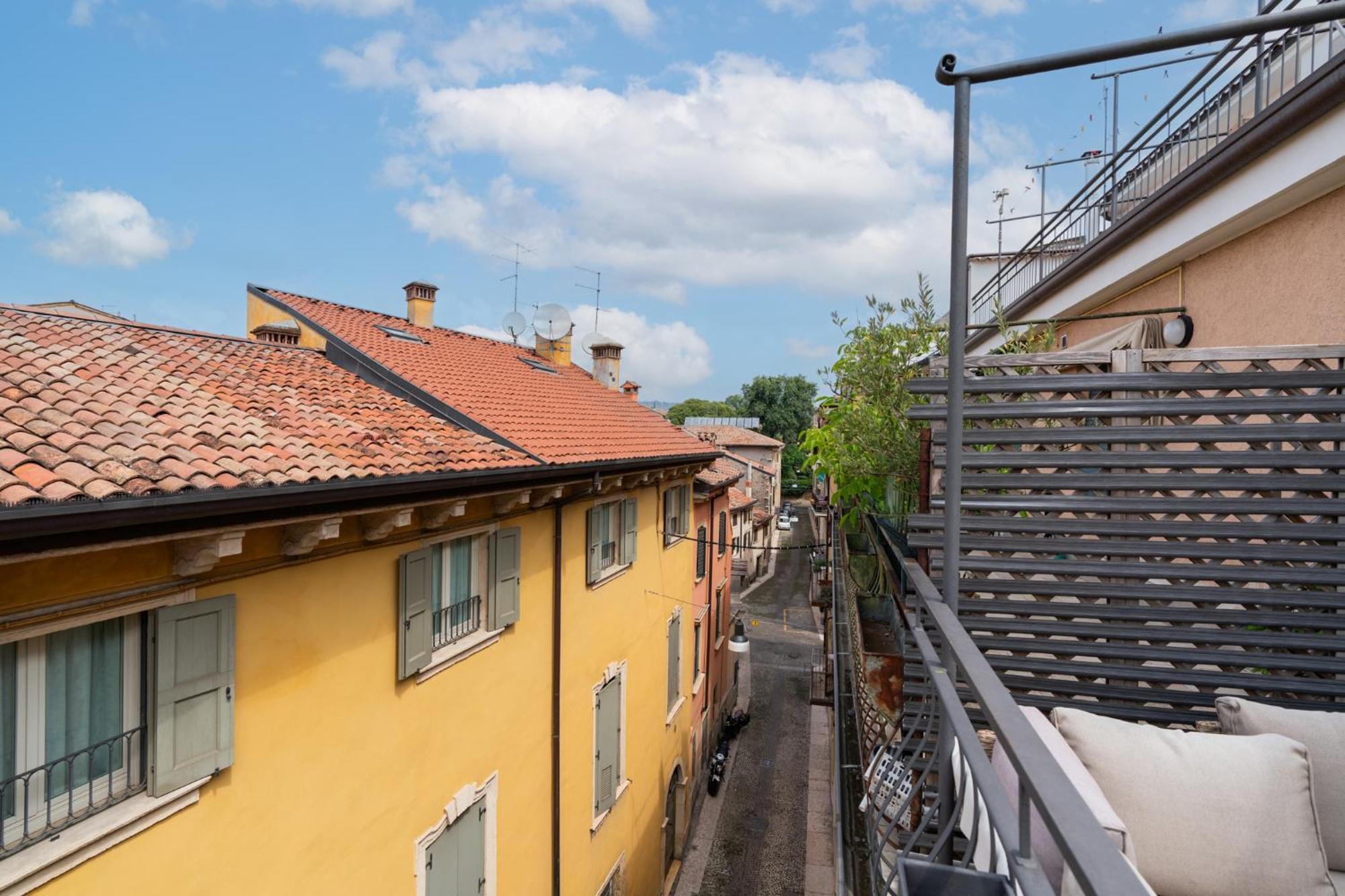 Domus Verona - Ampia Residenza Filippini A Pochi Passi Dall'Arena Room photo