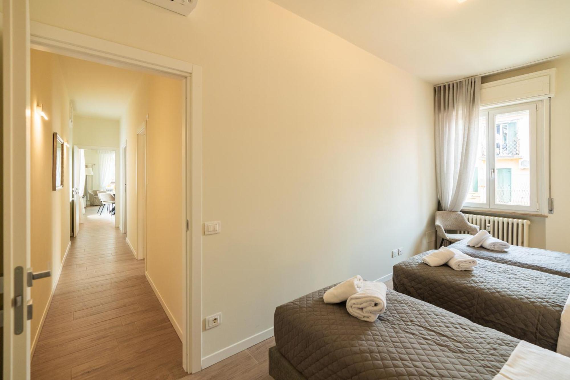 Domus Verona - Ampia Residenza Filippini A Pochi Passi Dall'Arena Room photo